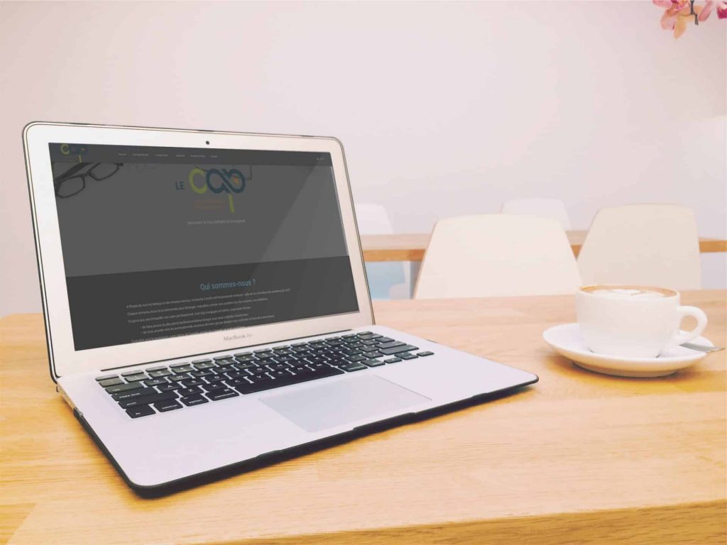 Logo et site Internet pour LE CAP